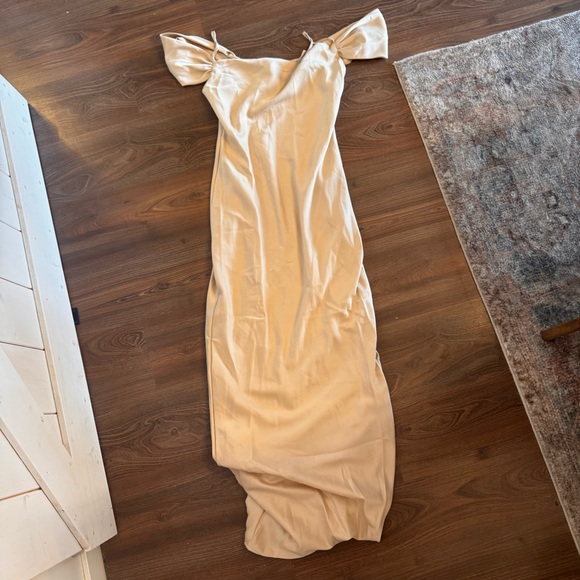 BOOHOO Cold-Shoulder Satin Bodycon Maxi Dress - Picture 2 of 6